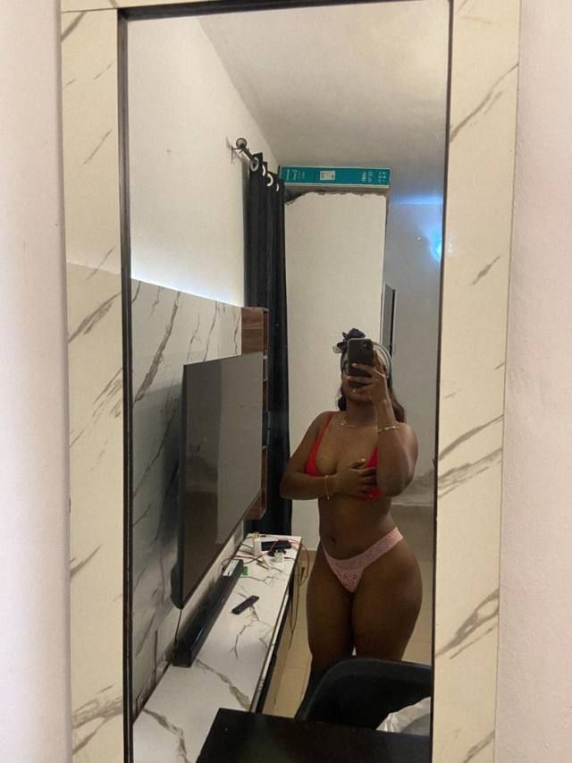 I’m available for new year meet up text me let’s make love and have sex my babies 🎄❤️Telegram: Munalove707 signal: Munarose.2 - Image 3